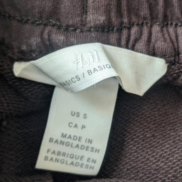 H&M lounge shorts - Picture 3 of 3